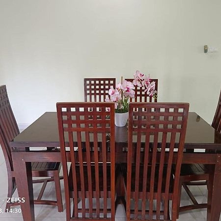 Homestay Yasmeen Marang Ngoại thất bức ảnh