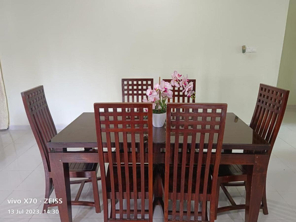 Homestay Yasmeen Marang Ngoại thất bức ảnh