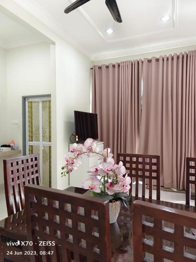 Homestay Yasmeen Marang Ngoại thất bức ảnh